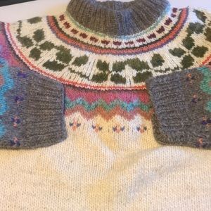 Women’s hand knit sweater M/L